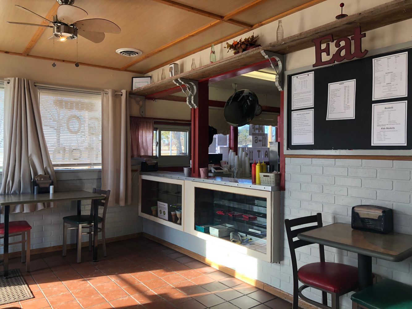 319 S Park St, Genoa, NE 68640